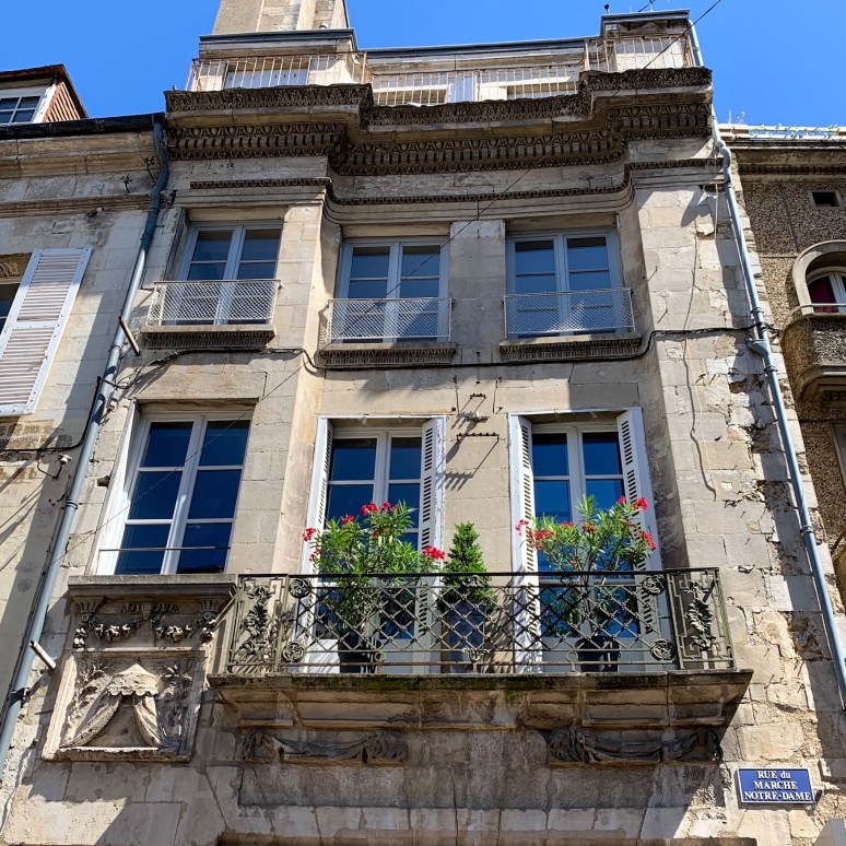 C5B13FD7-0BA1-4DDF-964B-6F22C29BC03B