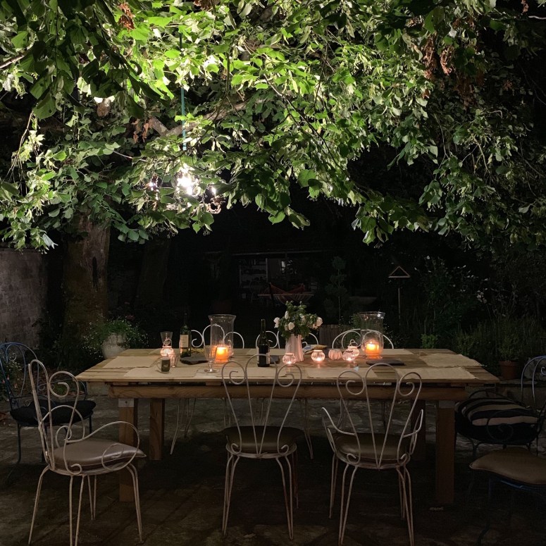 E0B5E7F9-5959-4052-AEE0-9BB7C0603A7F